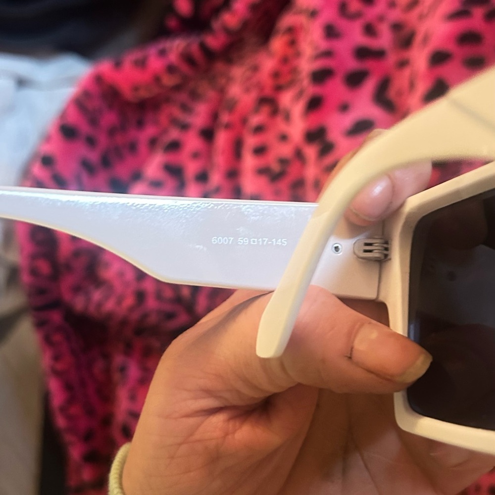 Louis Vuitton Cyclone White Sunglasses - Picture 8 of 9